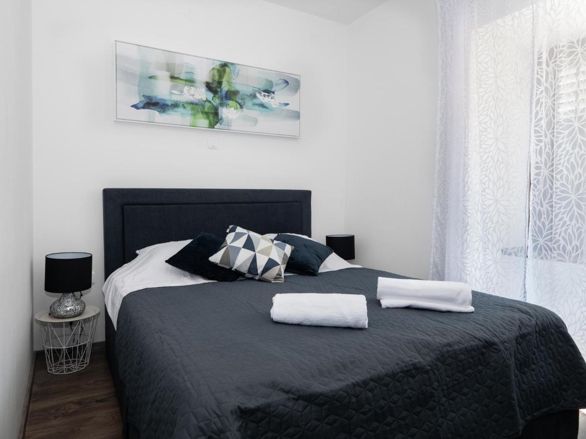 Arena Delight Studio Apartments Пула Экстерьер фото
